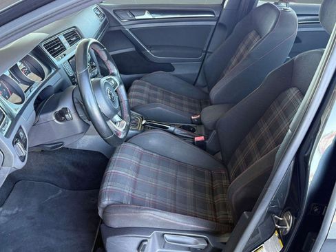 Used 2015 Volkswagen Golf 4-Door FWD image 5