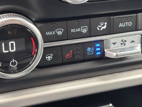 Used 2024 Ford Expedition XLT image 21