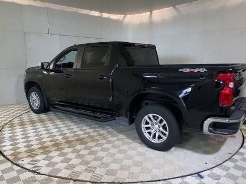 Used 2021 Chevrolet Silverado 1500 LT AWD/4WD image 9