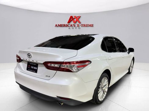 Used 2018 Toyota Camry XLE FWD image 7
