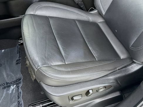 Used 2022 Chevrolet Tahoe LT w/ Luxury Package RWD image 20