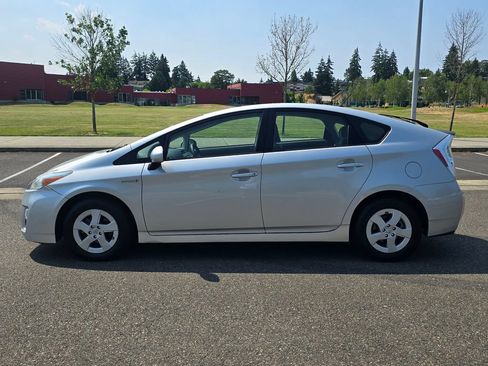 Used 2010 Toyota Prius Two FWD image 2