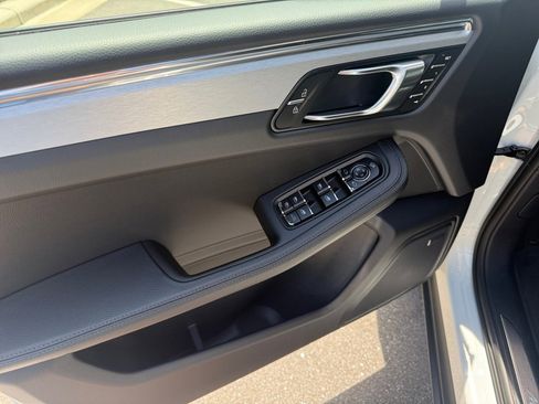 Certified 2026 Porsche Macan Turbo AWD/4WD image 21