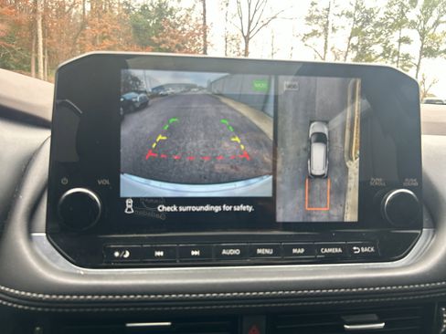 Used 2022 Nissan Rogue Platinum w/ Head-Up Display Package image 28