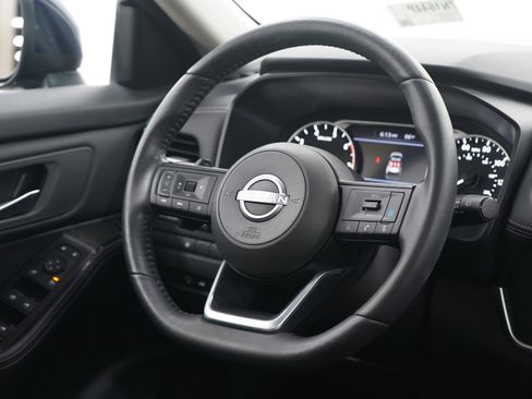 Used 2024 Nissan Rogue SV w/ SV Premium Package image 13