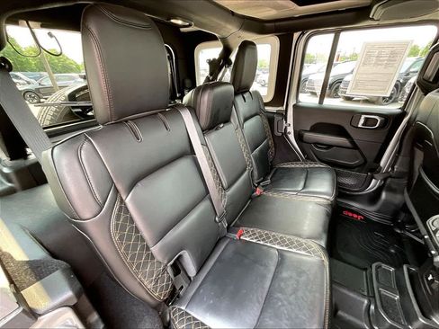 Used 2021 Jeep Wrangler Unlimited Sahara AWD/4WD image 15