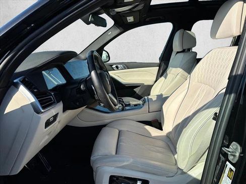 Used 2023 BMW X5 xDrive40i w/ M Sport Package image 13