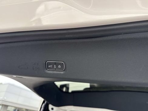Used 2025 Ford Expedition Active AWD/4WD image 7