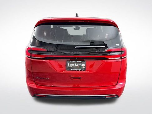 New 2026 Chrysler Pacifica Select image 6