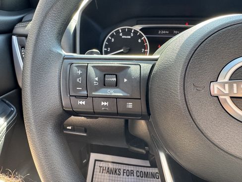 Used 2024 Nissan Rogue SV image 34