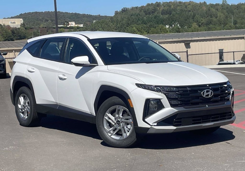 New 2026 Hyundai Tucson SE FWD image 1