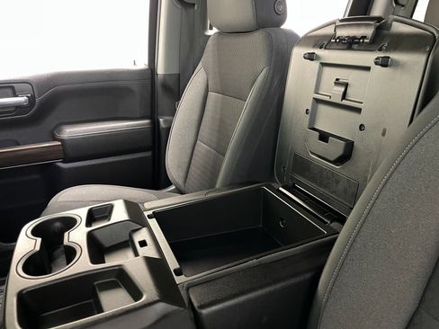 Certified 2021 Chevrolet Silverado 1500 LT AWD/4WD image 30