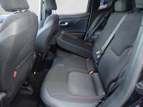 Used 2017 Jeep Renegade Trailhawk AWD/4WD image 9