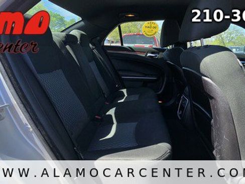 Used 2012 Chrysler 300 image 20