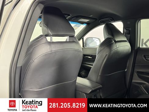 Certified 2024 Toyota Venza XLE image 18