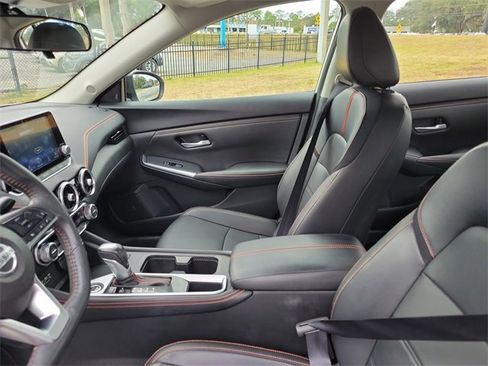 Used 2023 Nissan Sentra SR w/ SR Premium Package image 11