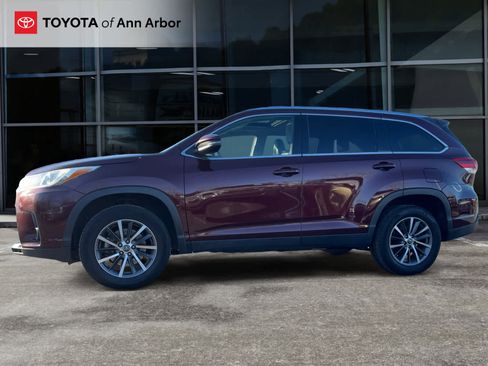 Used 2019 Toyota Highlander XLE image 10