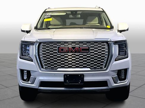 Used 2022 GMC Yukon XL Denali image 4