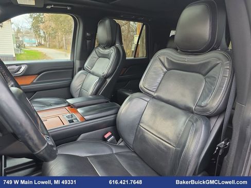 Used 2019 Lincoln Navigator L Reserve image 17