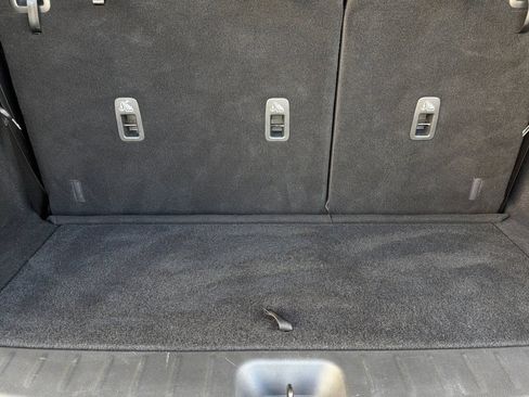 Used 2025 Nissan Pathfinder S FWD image 18