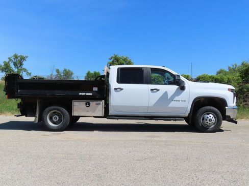 Used 2023 Chevrolet Silverado 3500 W/T w/ WT Convenience Package AWD/4WD image 2