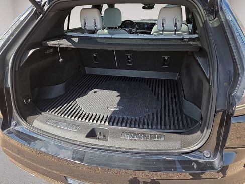 Used 2024 Cadillac XT4 Sport FWD image 18