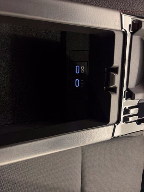 Used 2023 Toyota Prius Prime FWD image 37