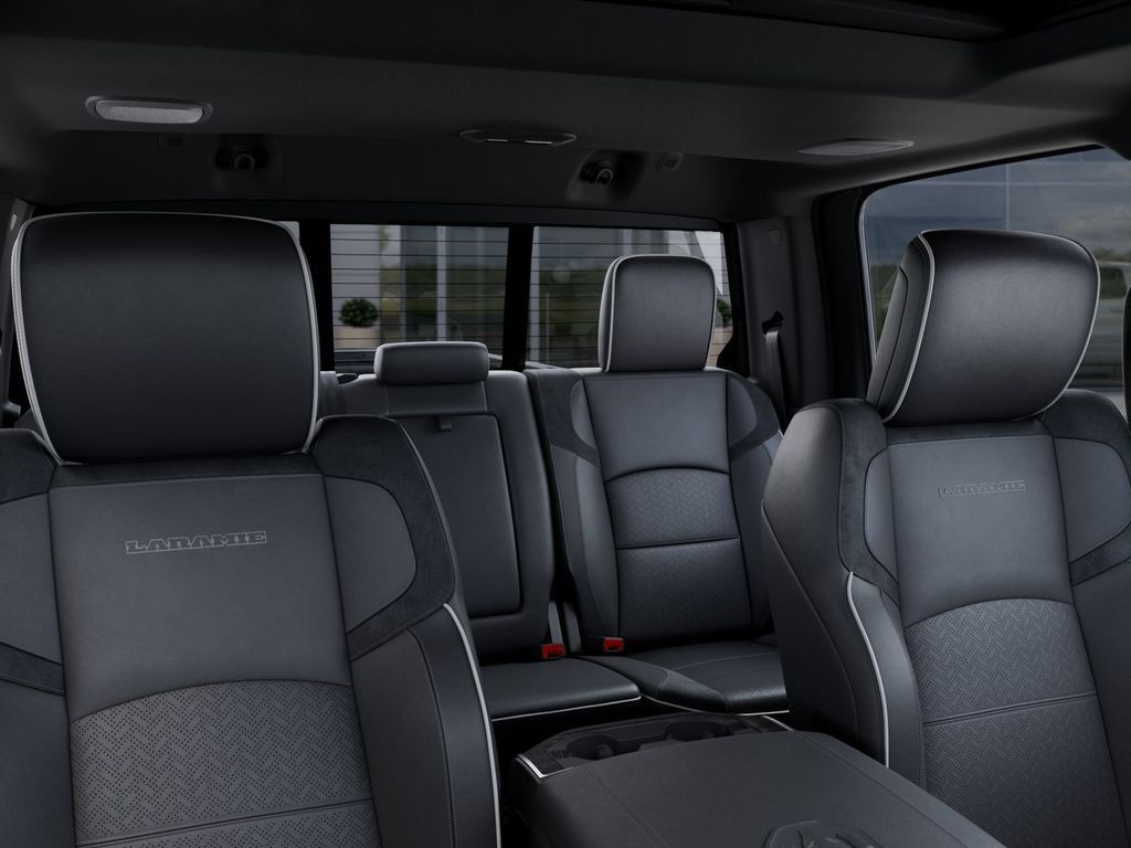 New 2026 RAM 2500 Laramie AWD/4WD image 27