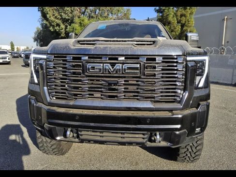 Used 2024 GMC Sierra 3500 Denali Ultimate AWD/4WD image 6