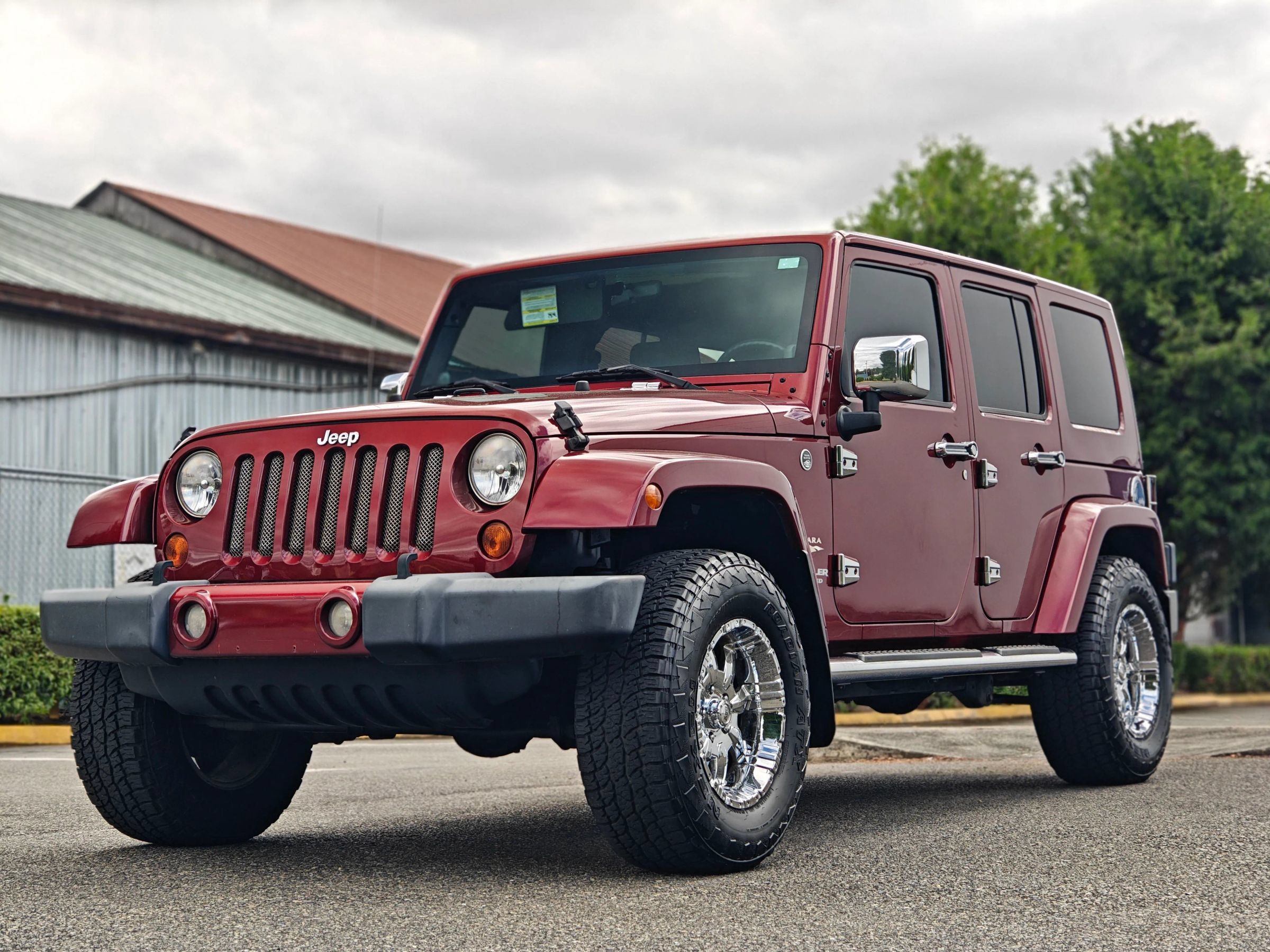 Used 2009 Jeep Wrangler Unlimited Sahara w/ Trailer Tow Group AWD/4WD image 3