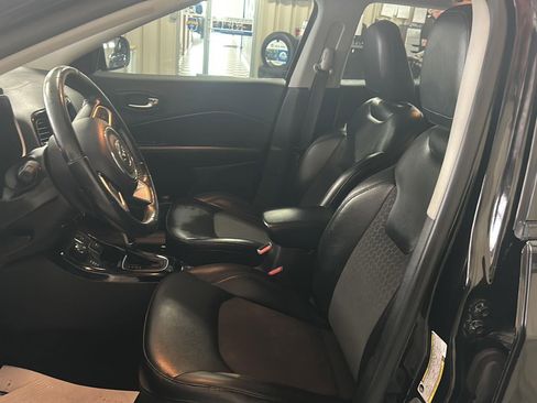 Used 2019 Jeep Compass Latitude AWD/4WD image 12