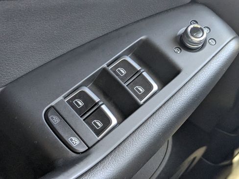 Used 2016 Audi Q5 2.0T Premium Plus w/ Technology Package image 28