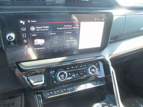 Used 2024 GMC Sierra 1500 AT4 w/ AT4 Premium Package image 30