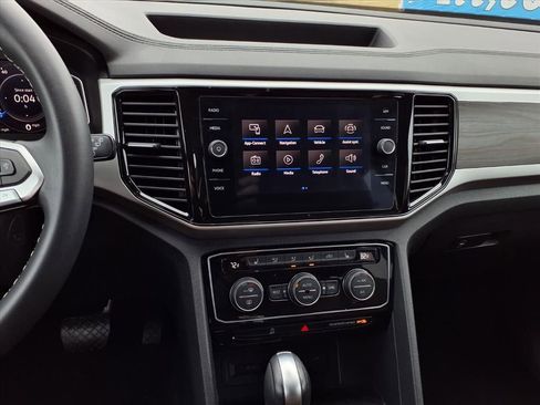 Used 2023 Volkswagen Atlas SE w/ Black Wheel Package image 16