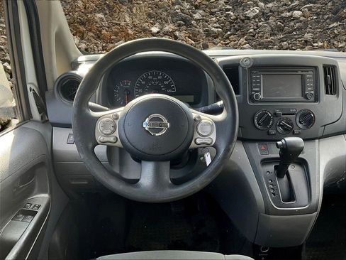 Used 2015 Nissan NV200 SV w/ Technology Package image 5