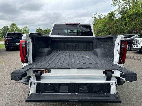 Used 2025 GMC Sierra 2500 Denali Ultimate AWD/4WD image 5