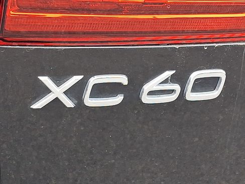 Used 2023 Volvo XC60 B5 Ultimate AWD/4WD image 29