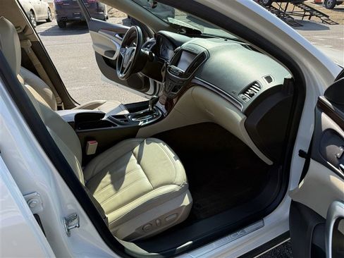 Used 2014 Buick Regal Premium image 8