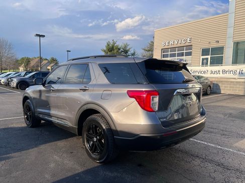 Used 2022 Ford Explorer XLT image 6