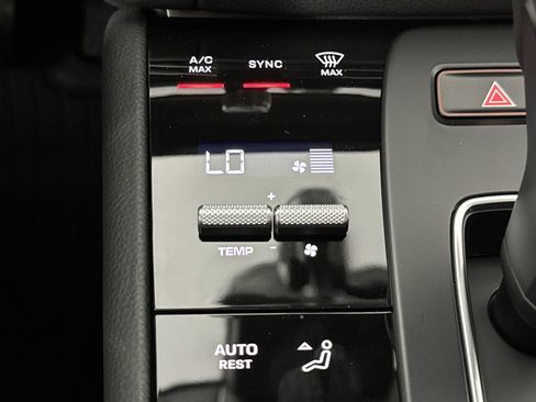 Certified 2025 Porsche Macan image 20