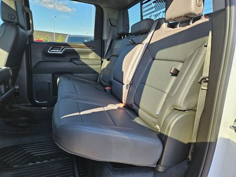 Used 2025 Chevrolet Silverado 1500 LT Trail Boss w/ Convenience Package II AWD/4WD image 28