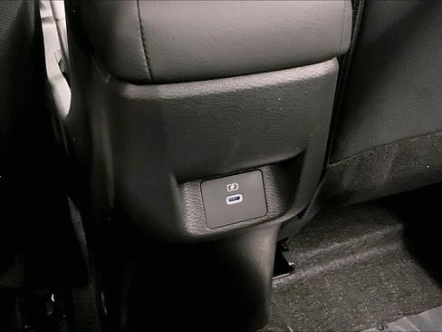 New 2025 Nissan Versa SV w/ Trunk Package FWD image 21