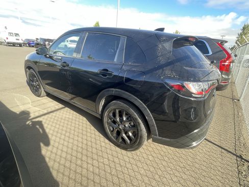 Used 2025 Honda HR-V Sport image 2