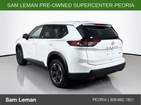 Used 2024 Nissan Rogue SV FWD image 5