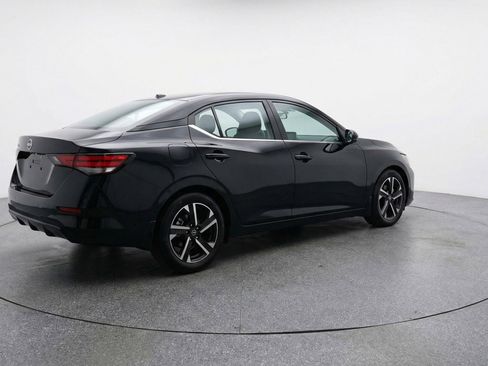 Used 2025 Nissan Sentra SV FWD image 9