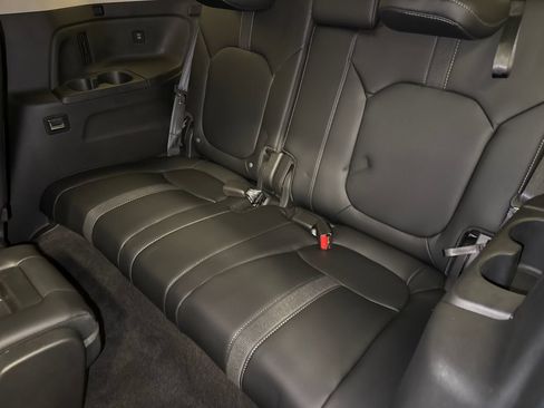 Used 2025 Honda Pilot EX-L image 16