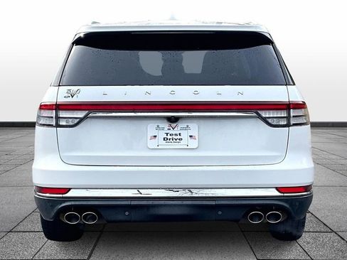 Used 2020 Lincoln Aviator Reserve w/ Equipment Group 202A image 4