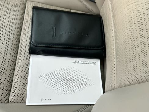 Used 2024 Lincoln Nautilus Reserve image 61