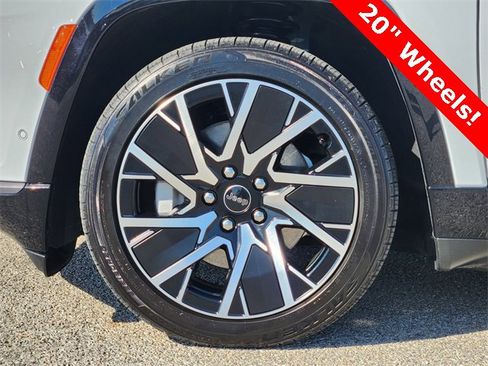 Used 2025 Jeep Wagoneer S Limited image 10