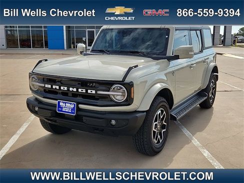 Used 2025 Ford Bronco Outer Banks image 1